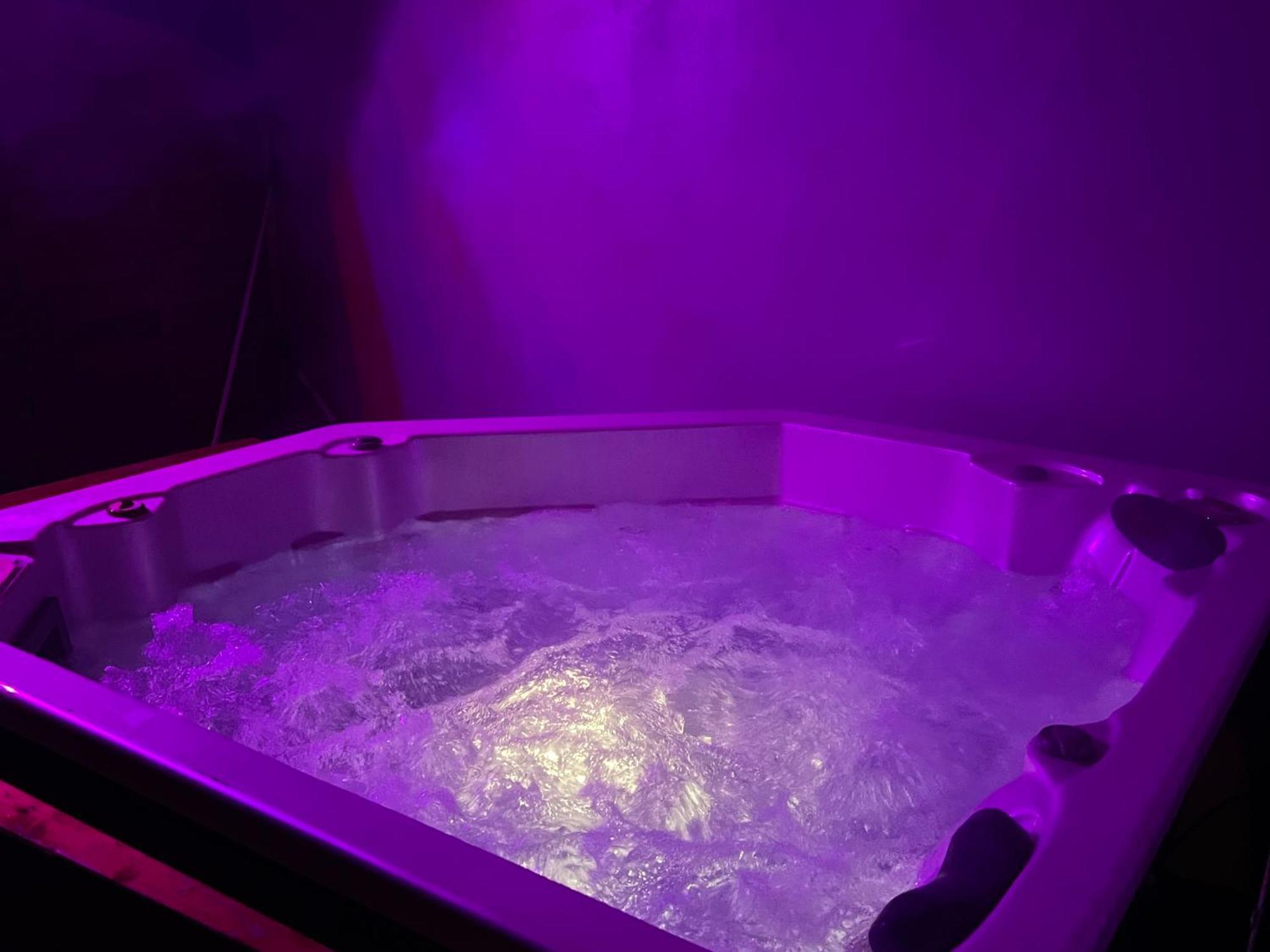 Le Gite Du Cavalier Au Coeur De La Foret/Jacuzzi Dole Ngoại thất bức ảnh
